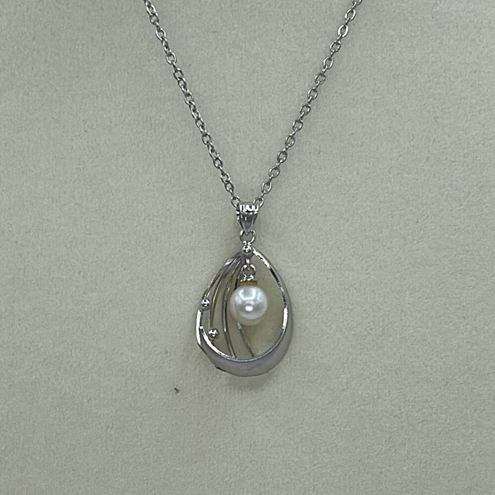Silver pendant with dangle pearl. Stainless steel chain